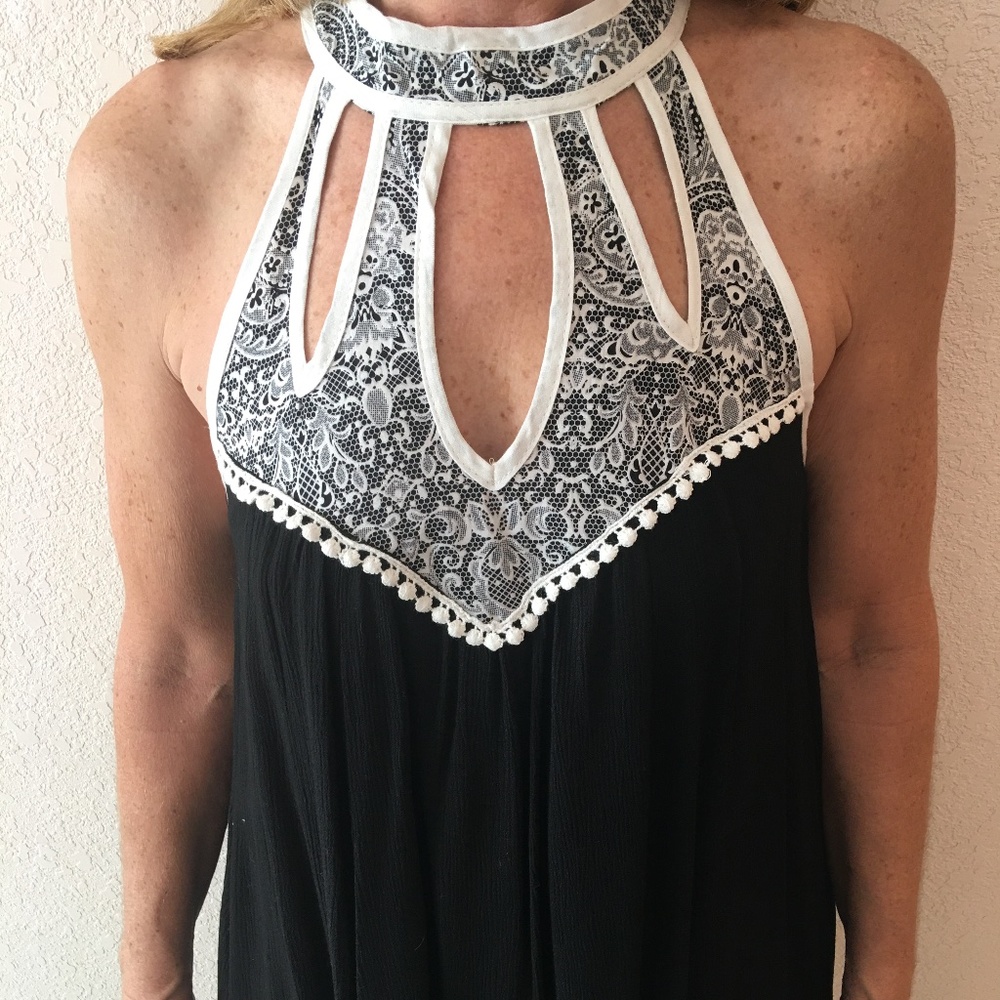Lovoosh High Neck Sleeveless Tunic